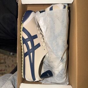 Men's Beige and Blue Athletic Shoes